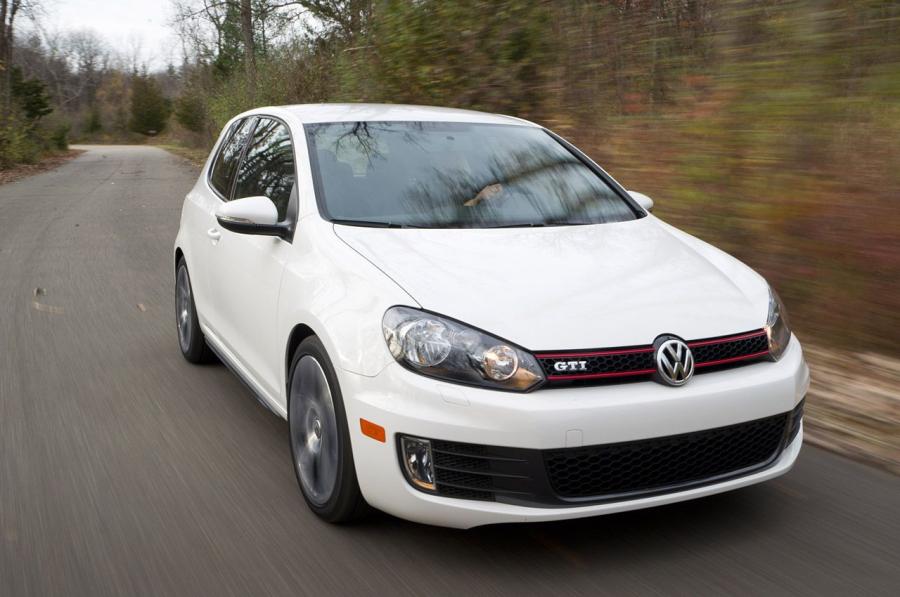  Volkswagen Golf GTi 2012 года  (фото 40 из 48)